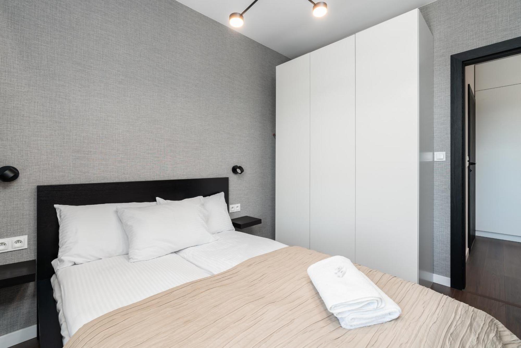 Stylish & Comfy Garbary Apartments With Parking By Noclegi Renters Poznań Esterno foto