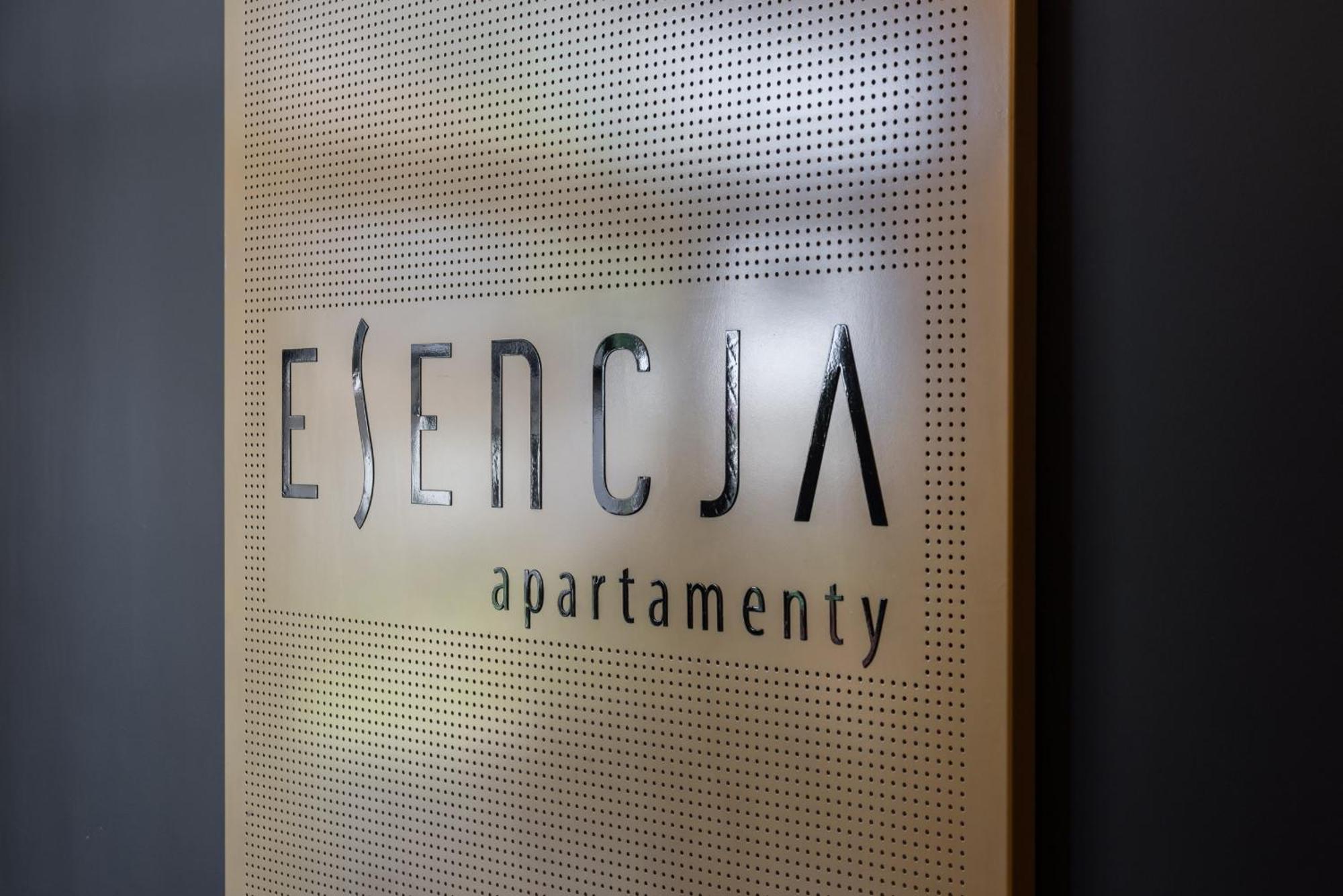 Stylish & Comfy Garbary Apartments With Parking By Noclegi Renters Poznań Esterno foto