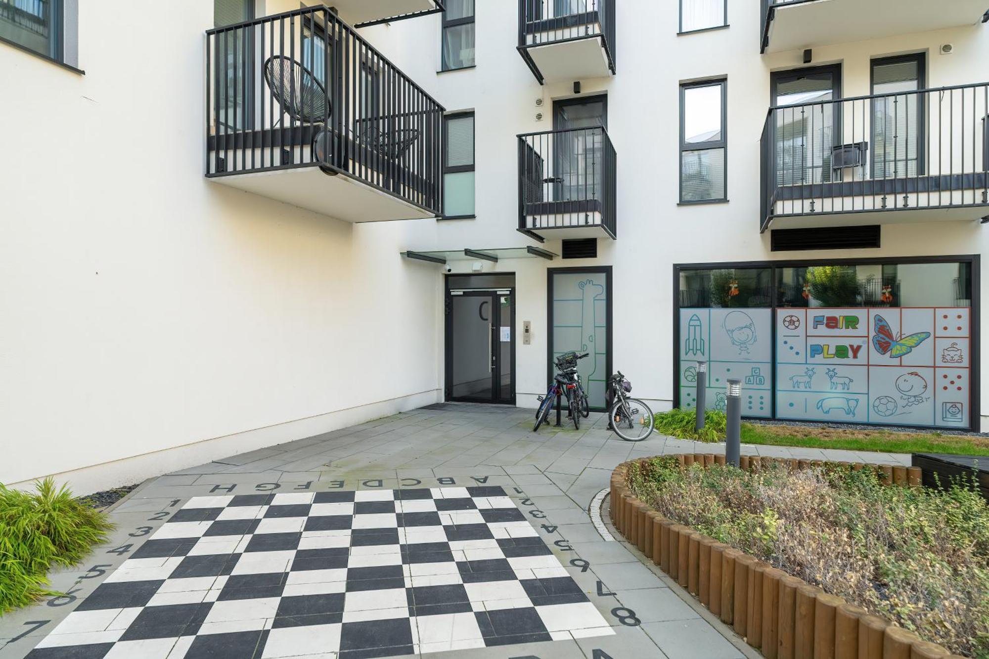 Stylish & Comfy Garbary Apartments With Parking By Noclegi Renters Poznań Esterno foto