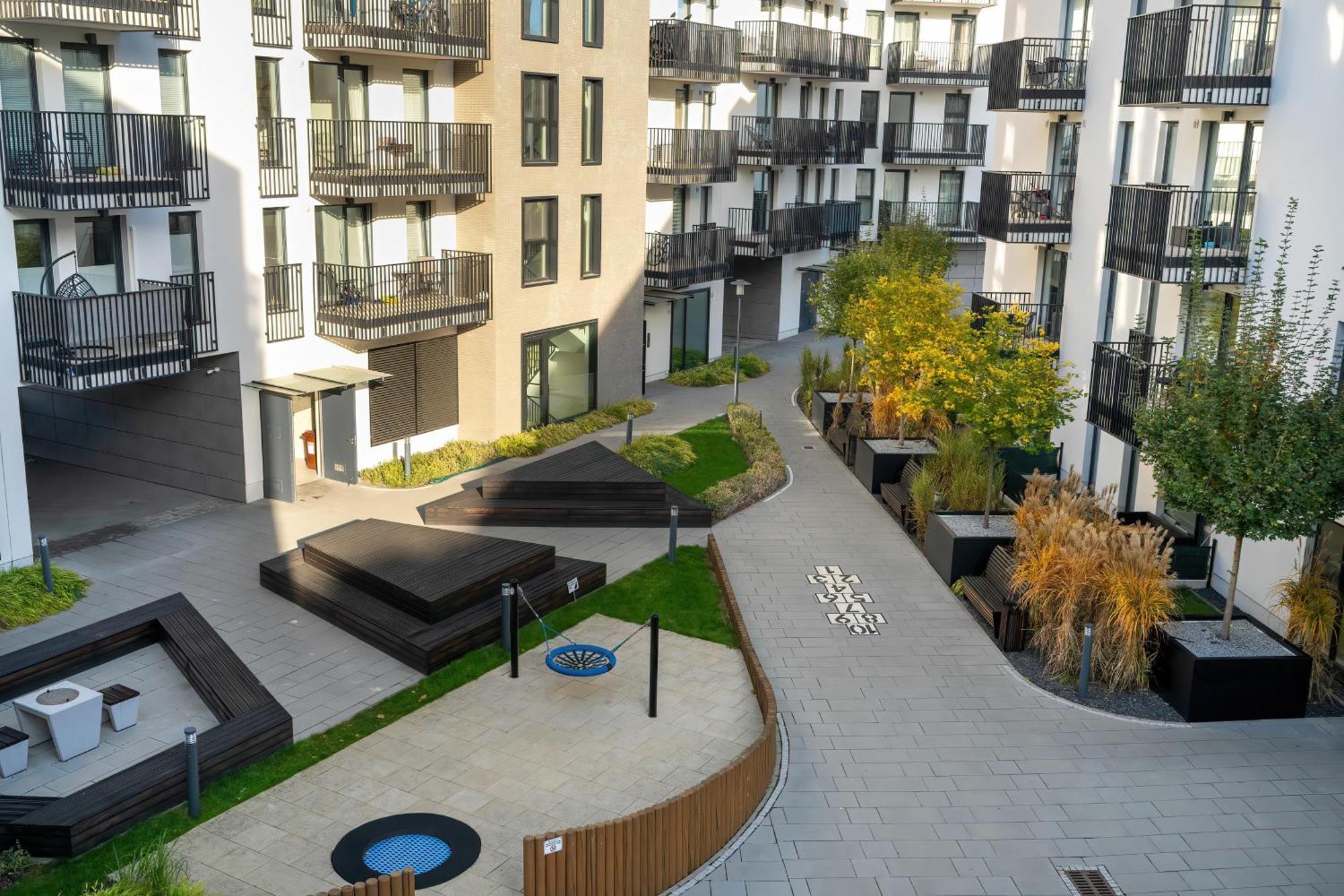 Stylish & Comfy Garbary Apartments With Parking By Noclegi Renters Poznań Esterno foto
