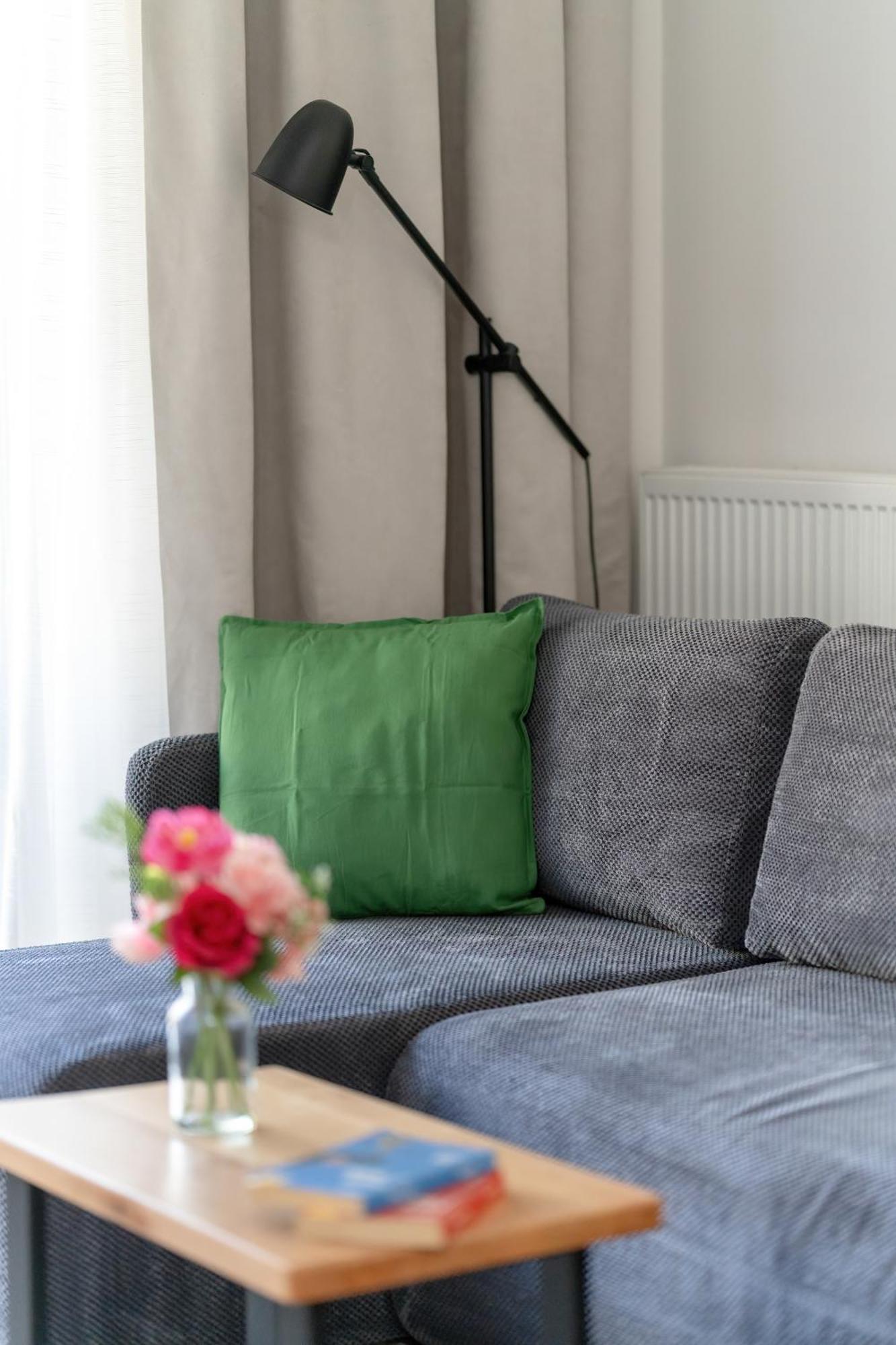 Stylish & Comfy Garbary Apartments With Parking By Noclegi Renters Poznań Esterno foto